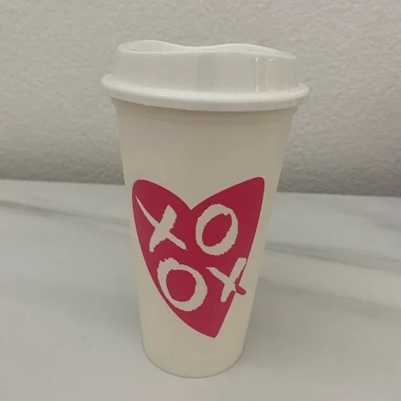 Starbucks Valentines Plastic Reusable Hot Cups With Lids 16 oz Lot Of 4 - Picture 4 of 4